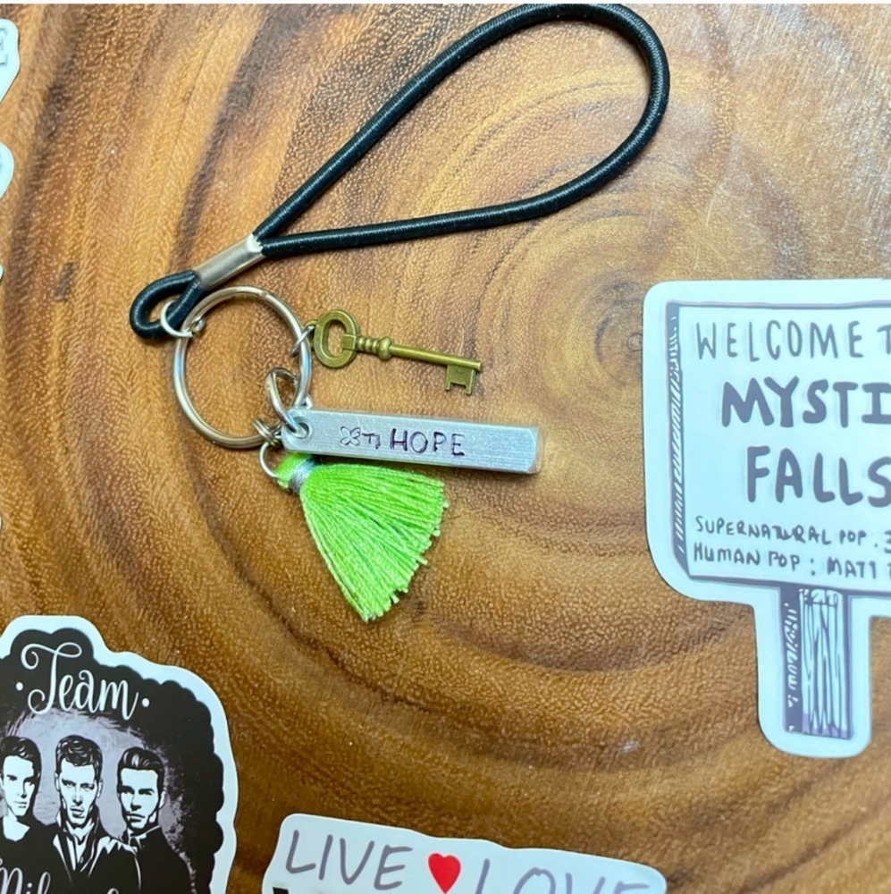 NEW HOPE tvdu littlest wolf charm stamp bar green key door pull stretch like fun
